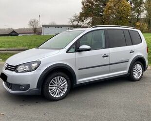 VW Volkswagen Cross Touran, 140 PS, Diesel, 8-fach be Gebrauchtwagen