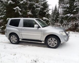 Mitsubishi Mitsubishi Pajero 3,2 DI-D 4WD Instyle Automatik I Gebrauchtwagen