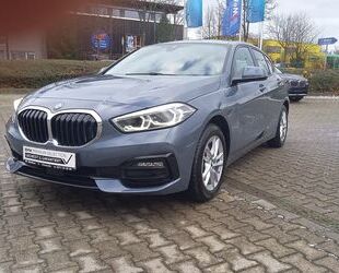 BMW BMW 118i Sport Line/Lenkradhzg/Panoramadach/Fernli Gebrauchtwagen