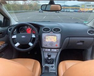 Ford Ford Focus Cabrio 2,0TDCi DPF Titanium, AHK, NAVI Gebrauchtwagen