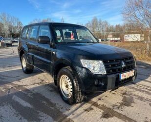 Mitsubishi Mitsubishi Pajero 3,2 DI-D Invite Gebrauchtwagen