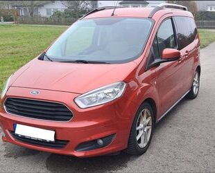 Ford Ford Tourneo Courier 1.0 EcoBoost 74kW Titanium T. Gebrauchtwagen