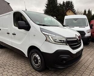 Renault Renault TRAFIC L2H1 3,0T KLIMA NAVI AHK LED-SCHEIN Gebrauchtwagen