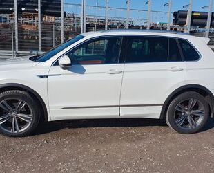 VW Volkswagen Tiguan Highline R-line Panorama Leder 3 Gebrauchtwagen