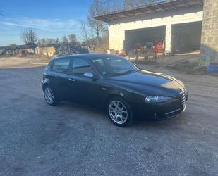 Alfa Romeo Alfa Romeo Alfa 147 1,6 BENZIN BJ-2009 KLIMA EURO Gebrauchtwagen