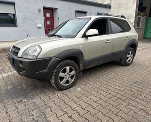 Hyundai Hyundai Tucson 2.0 CRDi VGT GLS 2WD*Leder*2.Hand* Gebrauchtwagen