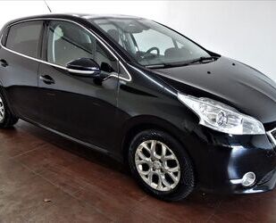 Peugeot Peugeot 208 1.6 Allure 120 VTI Navi/Panorama/PDC/K Gebrauchtwagen