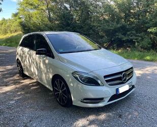 Mercedes-Benz Mercedes-Benz B 180|Sport-/Nightpaket|Navi|SHZ|PDC Gebrauchtwagen