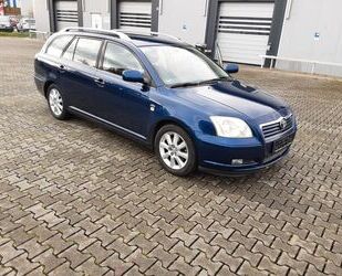 Toyota Toyota Avensis Kombi 2.0 D-4D Executive AHK Gebrauchtwagen