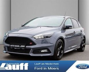 Ford Ford Focus ST mit Leder-Sport-Paket 2.0l EcoBoost Gebrauchtwagen