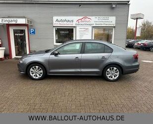 VW Volkswagen Jetta VI*1.HAND*KLIMA*TEMPO*AHK*EURO6*A Gebrauchtwagen