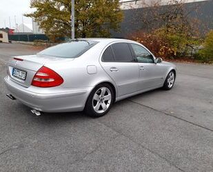 Mercedes-Benz Mercedes-Benz E 320 ELEGANCE Elegance Top zustand. Gebrauchtwagen