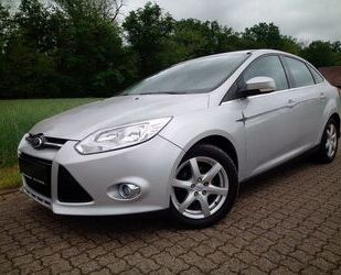 Ford Ford Focus Lim. Titanium Automatik orig. 52tkm Gebrauchtwagen