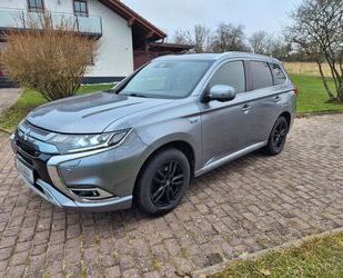 Mitsubishi Mitsubishi Plug-in Hybrid Outlander TOP Leder AHK Gebrauchtwagen