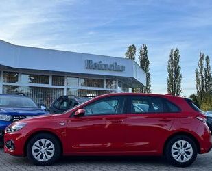 Hyundai Hyundai i30 110PS 5Trg KlimRadBlueTempPDC Gebrauchtwagen