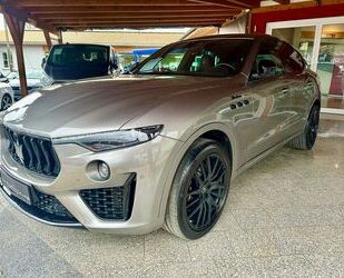 Maserati Maserati Levante Modena S Carbon NP:155.820,-Euro Gebrauchtwagen