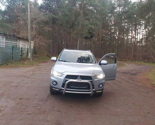 Mitsubishi Mitsubishi Outlander Instyle 4WD automtik 7sitze Gebrauchtwagen