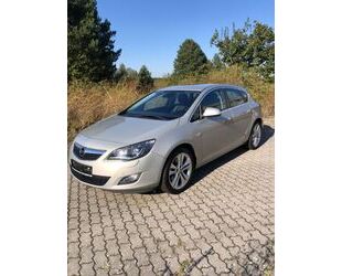 Opel Opel Astra J Lim. Cosmo Autom./Klima/Leder/Xenon Gebrauchtwagen