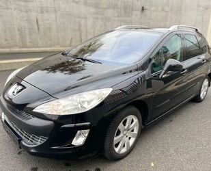 Peugeot Peugeot 308 SW Premium*Klima*TÜV*Panoramadach*AHK* Gebrauchtwagen