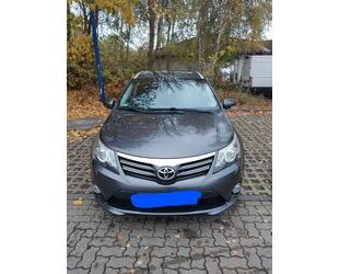 Toyota Toyota Avensis Combi 1,8-l-Valvematic Comfort Gebrauchtwagen