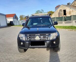 Mitsubishi Mitsubishi Pajero 3,2 DI-D Automatik Intense Gebrauchtwagen