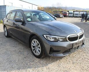 BMW BMW 320 d xDrive*NAVI*LED*HEAD UP*AHK*17*KAM*8 FAC Gebrauchtwagen