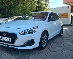 Hyundai Hyundai i30 YES!*Navi*Kamera*Scheckheft* Gebrauchtwagen