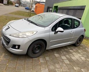 Peugeot Peugeot 207 DIESEL / 2.HAND / SERVICEGEPFLEGT / 8 Gebrauchtwagen