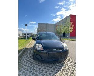 Ford Ford Fiesta 1,3 51 kW Ambiente Ambiente Gebrauchtwagen