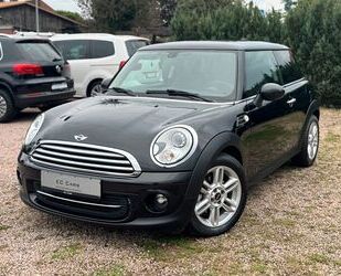 Mini MINI Cooper 1.6*NAVI*PANORAMA*SITZHZG*XENON*PDC* Gebrauchtwagen