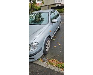 Nissan Nissan Almera 1.8I Automatik Gebrauchtwagen