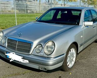 Mercedes-Benz Mercedes-Benz E 320 ELEGANCE Elegance Topzustand J Gebrauchtwagen