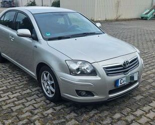 Toyota Toyota Avensis 2,2-l-D-CAT . Gebrauchtwagen