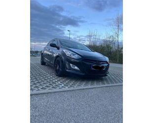 Hyundai Hyundai i30 *Standheizung/SHZ/ALU/RFS*2. HAND* Gebrauchtwagen