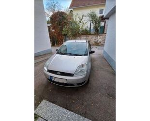 Ford Ford Fiesta 1,4 16V Ambiente Ambiente Gebrauchtwagen