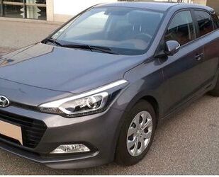 Hyundai Hyundai i20 1.0 STYLE*KLIMA*wenig km*1. Hand*TÜV 1 Gebrauchtwagen