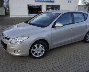 Hyundai Hyundai i30 Comfort*2 Hand*NEU Motor bei 225.000 k Gebrauchtwagen