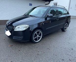 Skoda Skoda Fabia Combi 1.6 AC PDC Navi Gebrauchtwagen