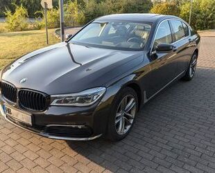 BMW BMW 740d xDrive - Luxus*AHK*Leder*Schiebedach*Top Gebrauchtwagen