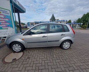 Ford Ford Fiesta 1,4 16V Ambiente Ambiente Gebrauchtwagen