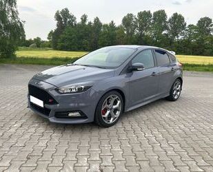 Ford Ford Focus 2,0 EcoBoost ST Gebrauchtwagen