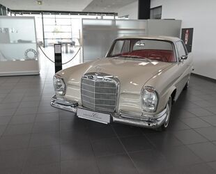 Mercedes-Benz Mercedes-Benz 250 SE Coupe KOMPLETT RESTAURIERT/KÜ Gebrauchtwagen