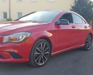 Mercedes-Benz Mercedes-Benz CLA180 LIM URBAN*NIGHT-PAKET*XEN*NAV Gebrauchtwagen