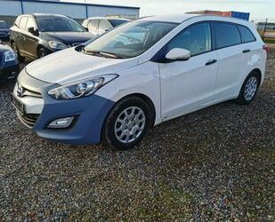 Hyundai Hyundai i30 cw 1,4L,Navi,Kamera,aus 1 Hand Gebrauchtwagen