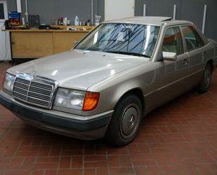 Mercedes-Benz Mercedes-Benz 260 E Automatik W124*SD*RESTAURIERT* Gebrauchtwagen