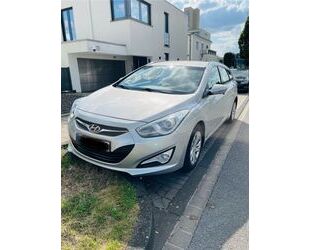 Hyundai Hyundai i40 cw 1.7 CRDi Style 100kW Automatik Styl Gebrauchtwagen