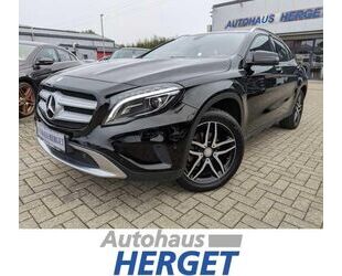 Mercedes-Benz Mercedes-Benz GLA 200 SCORE 1.Hand/Scheckheft/Pano Gebrauchtwagen