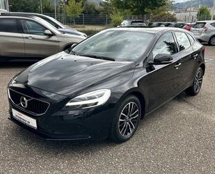 Volvo Volvo V40 2.0D2 Automatik Black Edition LED Navi E Gebrauchtwagen