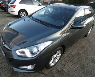 Hyundai Hyundai i40 cw2.0*PANORAMA*AUTOMATIK*AHK*LEDER*PDC Gebrauchtwagen