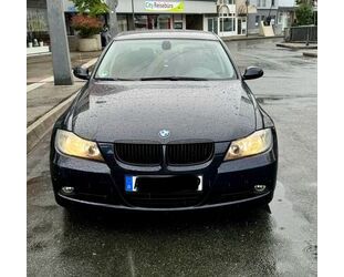 BMW BMW 320i - Gebrauchtwagen